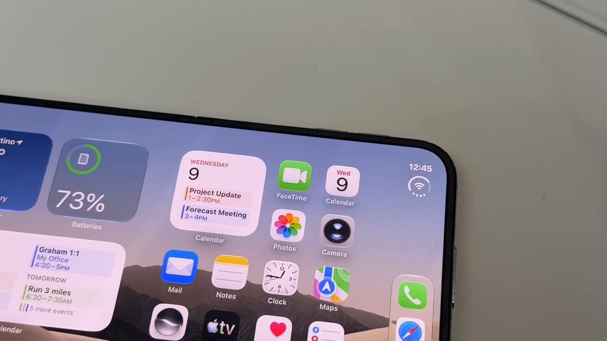 iPhone Duoのディスプレイ内カメラを撮影した投稿映像